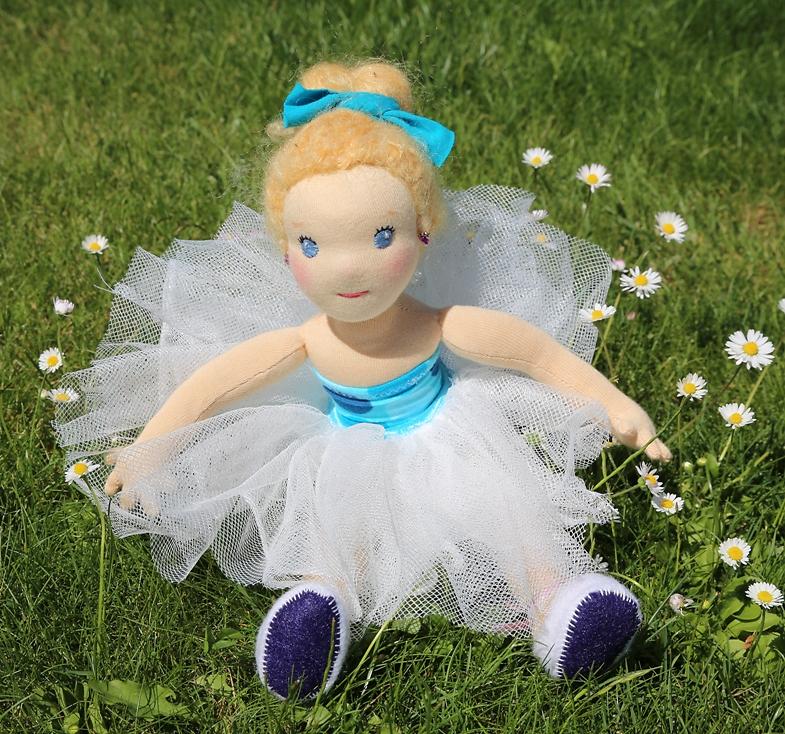 baletka, ručně šitá panenka z přírodních materiálů, ekopanenky, panenky s duší