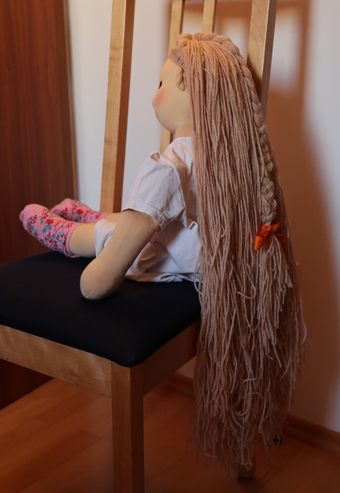 Locika, panenka s dlouhými vlasy. Ekopanenky