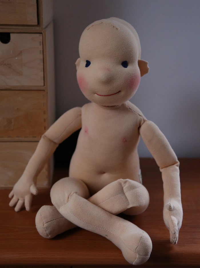 štíhlejší demodoll, demonstrační teraputická panenka