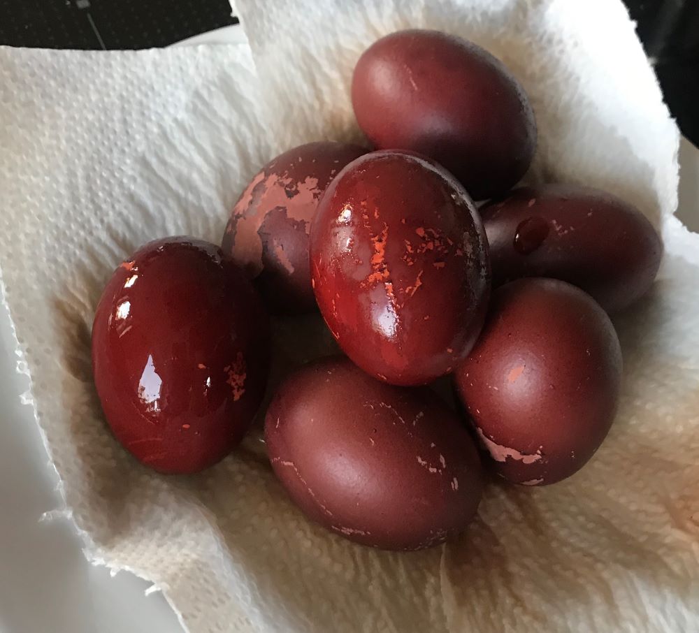 vejce barvené cibulí