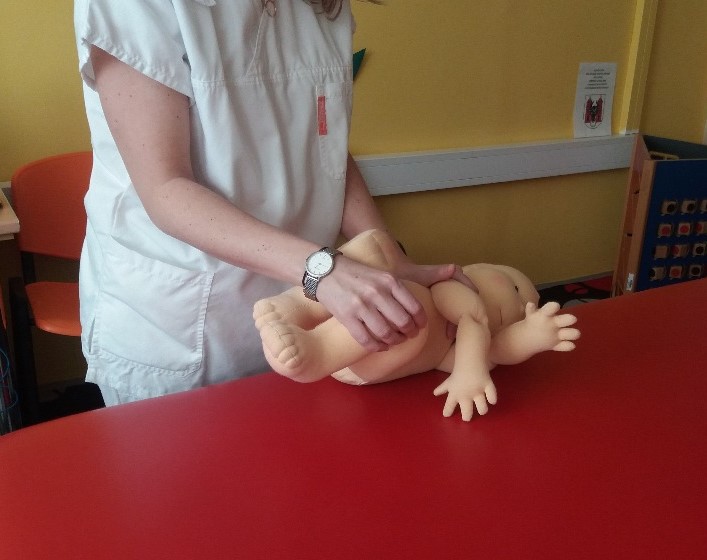 Demo panenka, demonstrační figurína, terapeutická panenka, ukázka Vojtova metoda, fyzioterapie, Ekopanenky