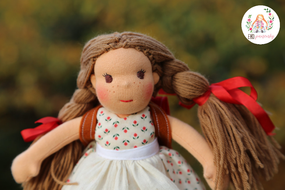 Panenka pro radost, ručně šitá panenka, ekopanenky, panenky s duší, waldorfská panenka, Tereza Jarošová