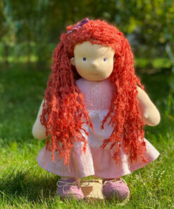 velká textilní waldorfská panenka s rudými vlasy