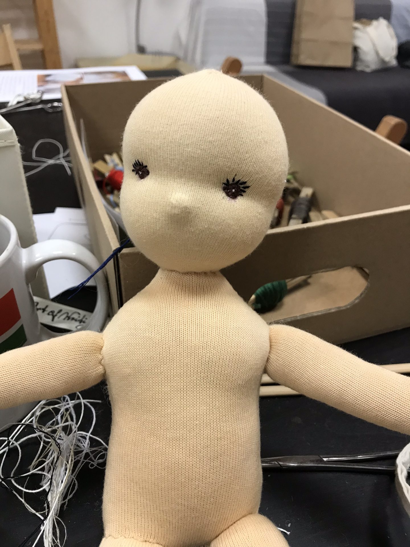 rozpracovaná panenka na kurzu šití panenek, ohlédnutí za listopadovým kurzem 2018